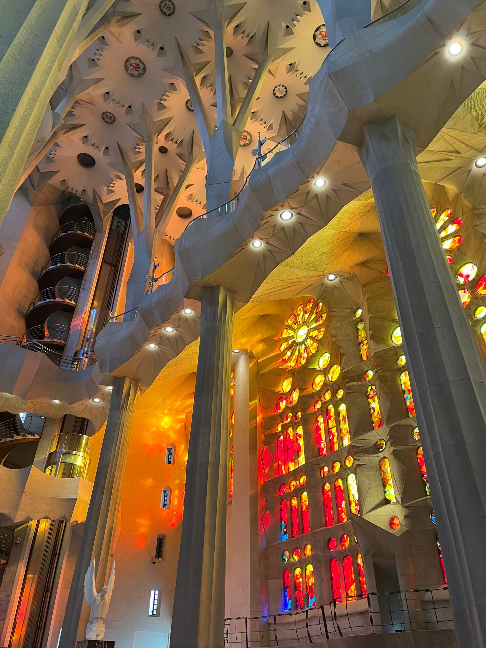 http://www.watdoeninbarcelona.nl/wp-content/uploads/2023/12/sagrada-familia-barcelona-eixample-scaled.jpg